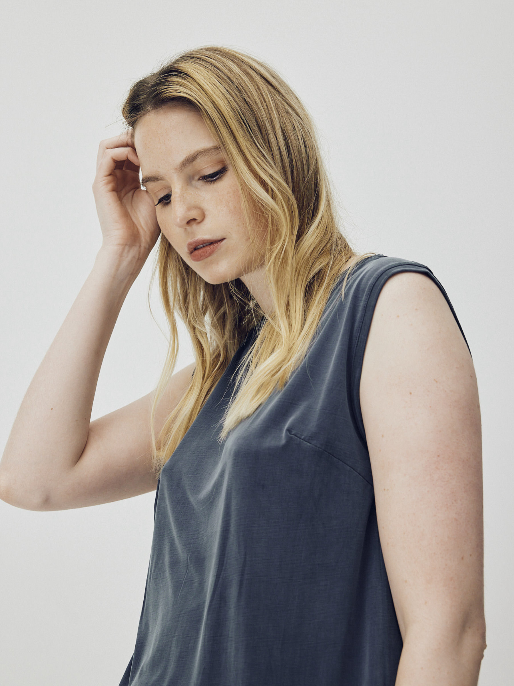 Cupro Sleeveless Top midnight blue Moya Kala