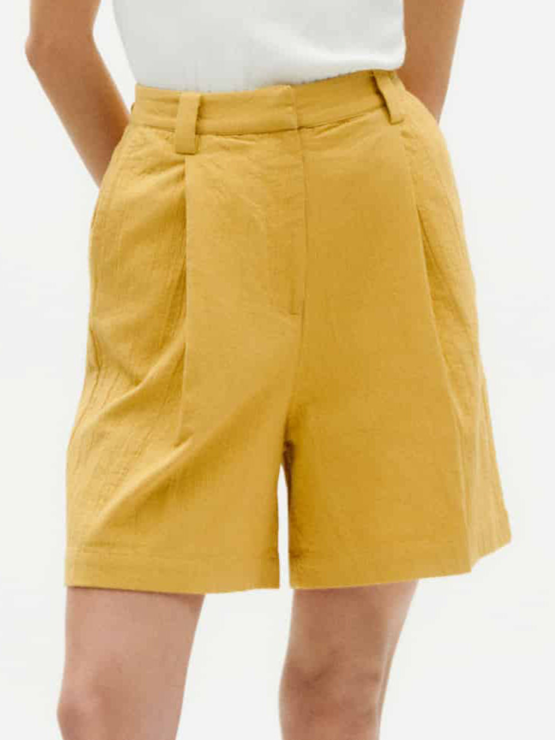 Hose Lia Shorts ambar crinkled Thinking Mu