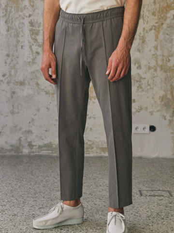 Hose Max Trousers dusty olive tencel About Companions