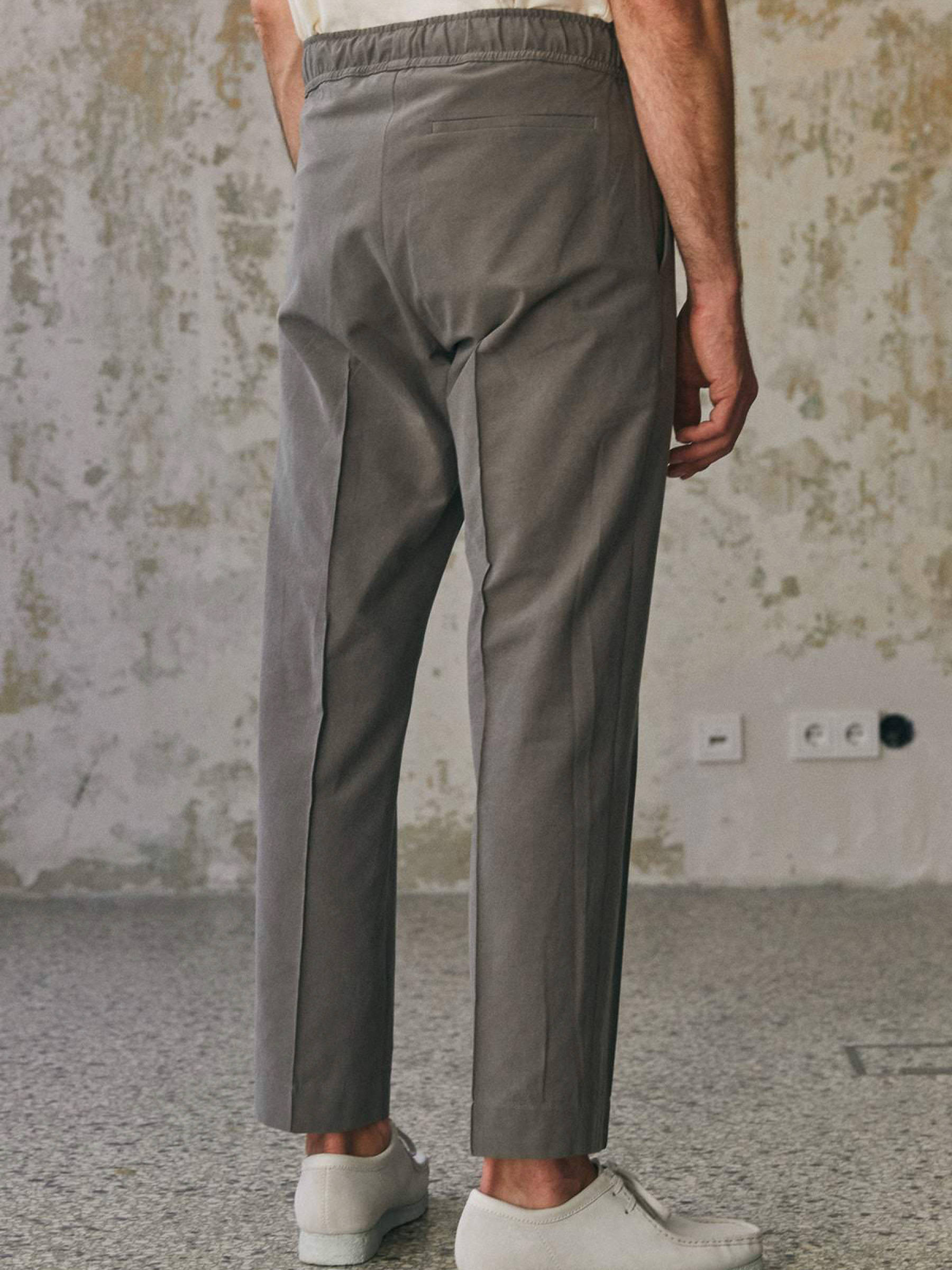 Hose Max Trousers dusty olive tencel About Companions