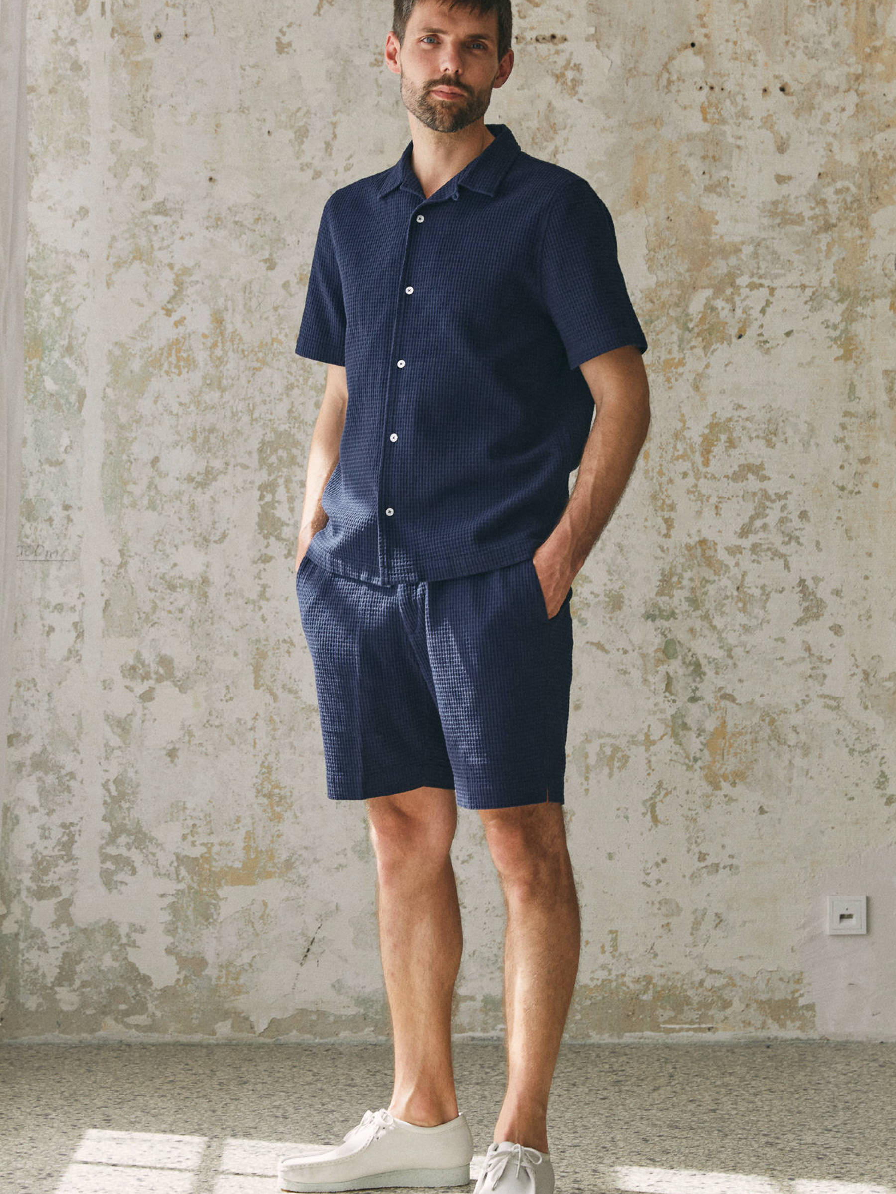 Hose Jim Shorts eco crepe navy About Companions