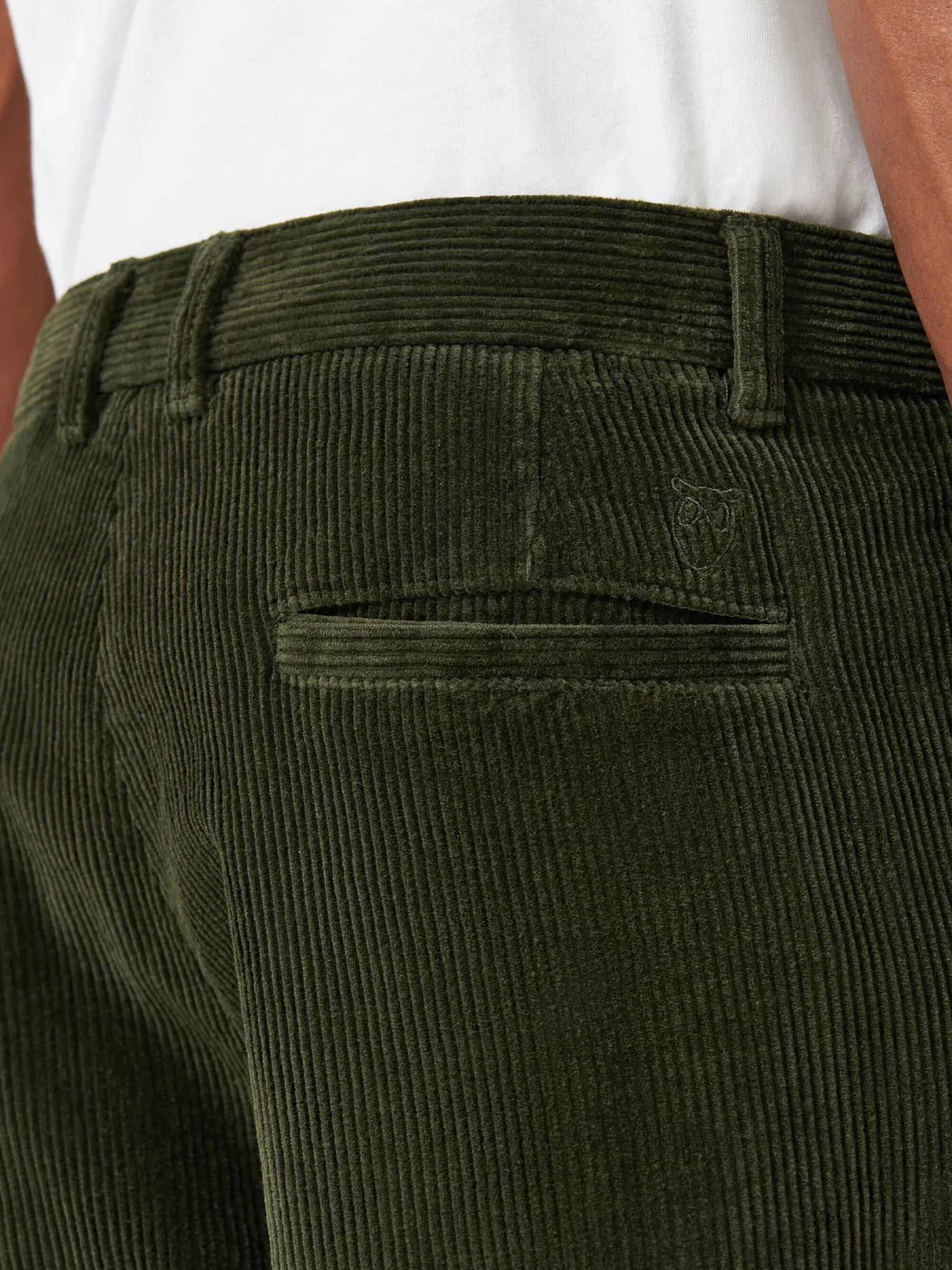 Hose Chuck Regular 8-Wales Corduroy Chino Pants forrest night Knowledge Cotton Apparel