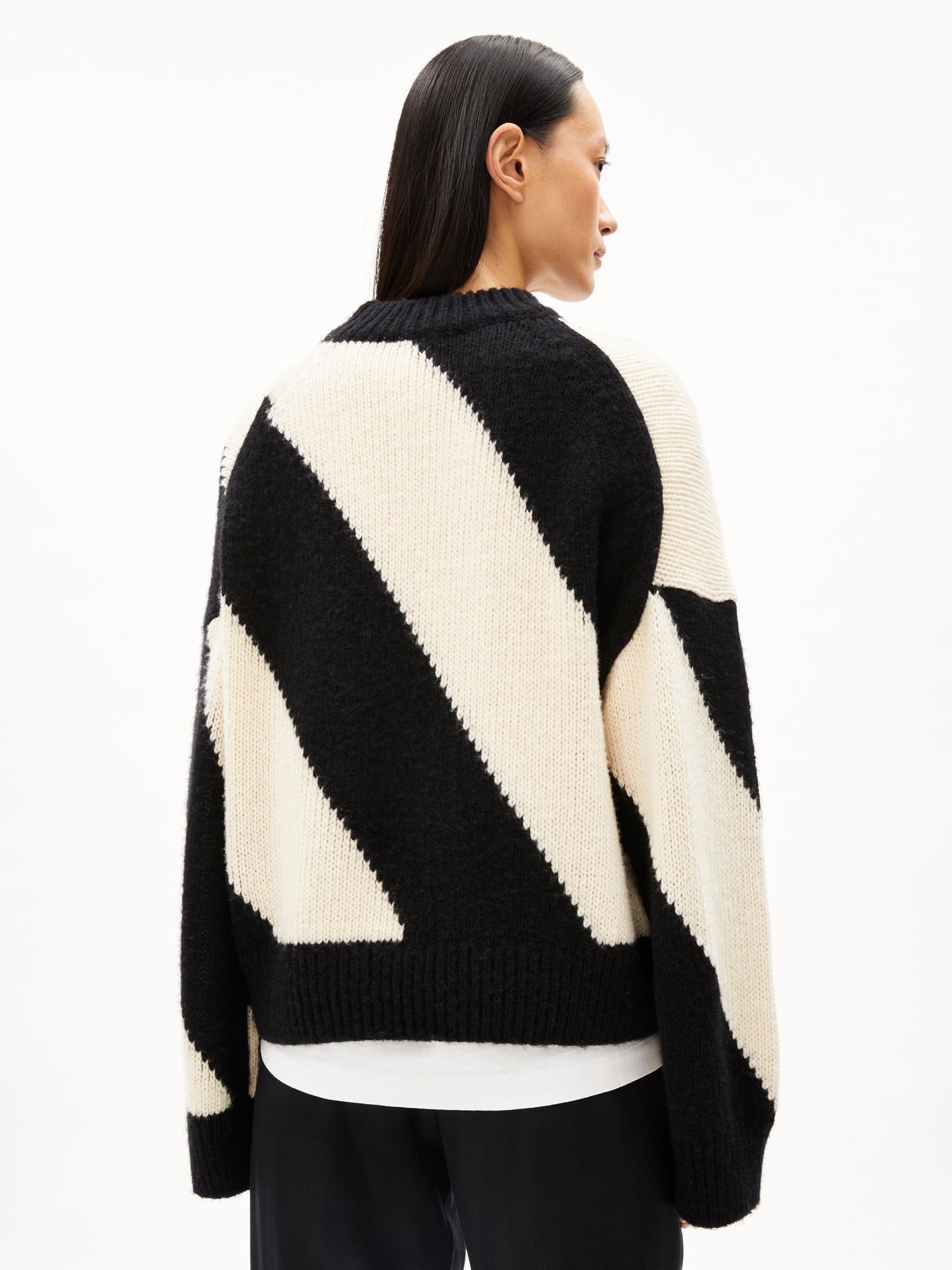 Pullover Sadnaa Stripes oatmilk-black Armedangels